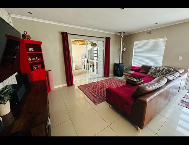 3 BEDROOM HOUSE SOLD IN SONSTRAAL HEIGHTS